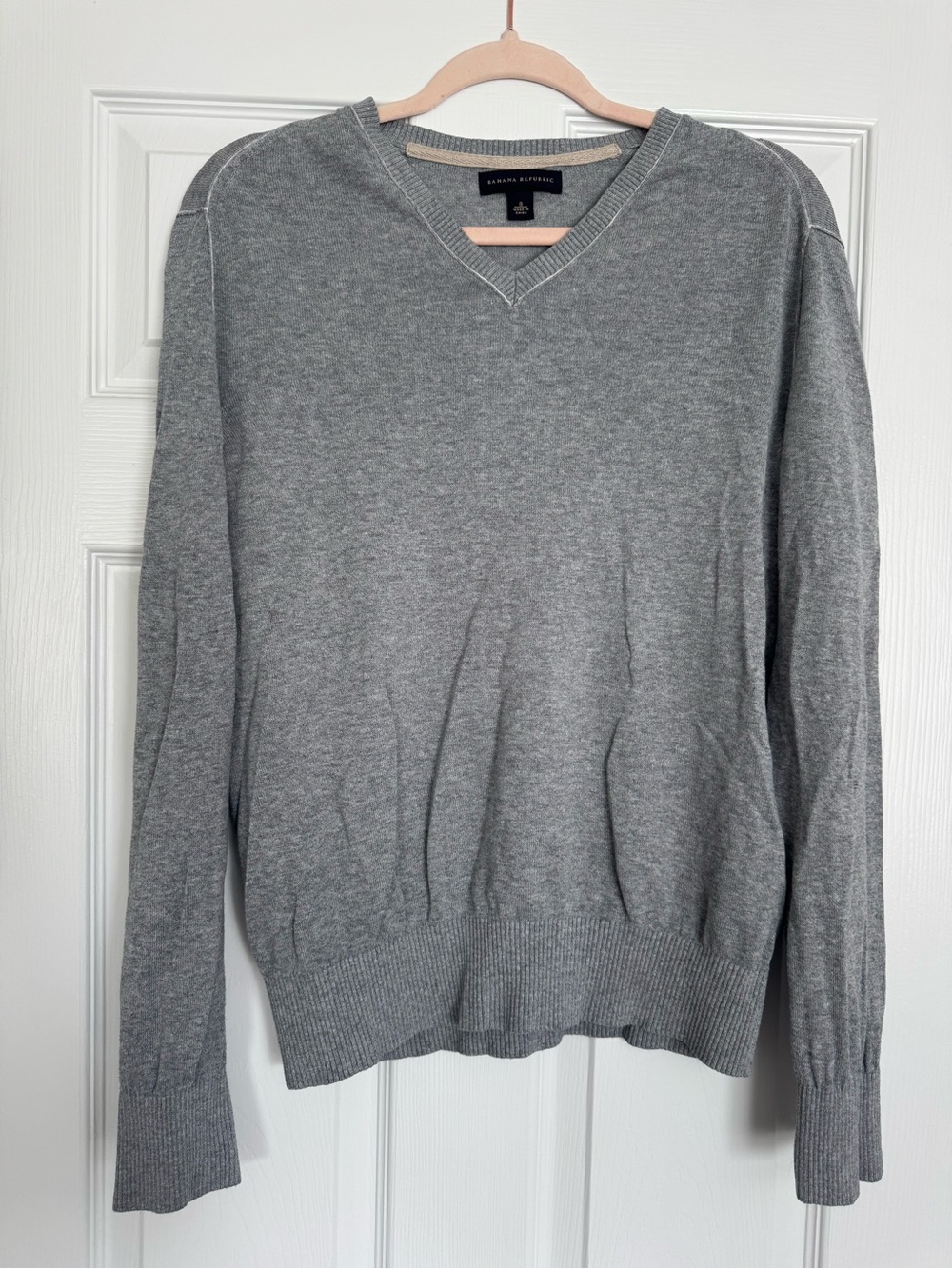 Banana Republic Gray V-Neck Silk/Linen/Cotton Sweater